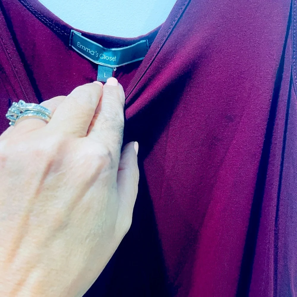 Maroon Tank - Picture 1 of 2